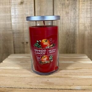 Yankee Candle 14.25 Oz Christmas Holiday Home Gift Giving Red Apple Wreath NEW